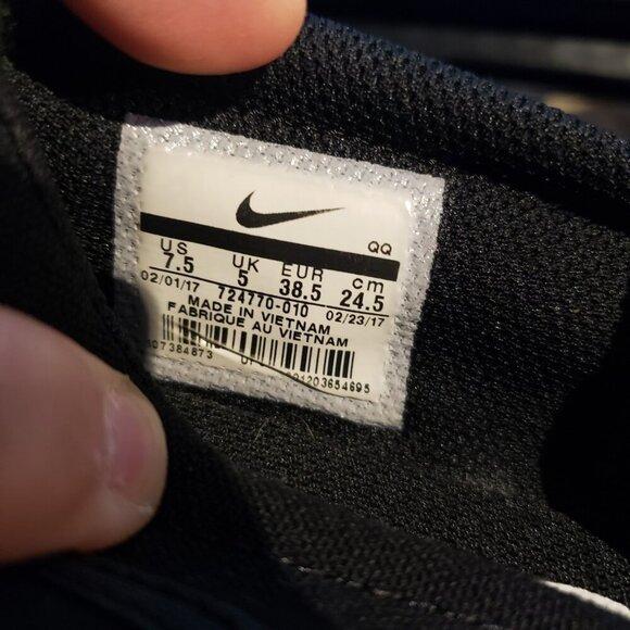 NIKE Better world 724770-010 Black/White Slip On Size US  7.5 - Picture 7 of 7